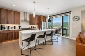 Luxury Mtn Retreat: Family Friendly, Sleeps 10 - Image 5