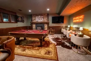 Omaha Oasis! Pool|Hot Tub|Mini Golf|Bar|Games - Image 3