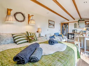 1 Bed in South Queensferry 95472 - Image 3