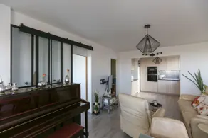 Nice apartment with balcony in Pré-Saint-Gervais - Image 2