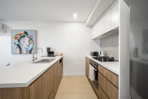 Mulberry 2br 2ba Rooftop Pool Bbq Wifi & Netflix Central Location - Image 3