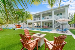 Emerald Oasis Deluxe Waterfront Gem, Heated Pool with Dock - Image 2