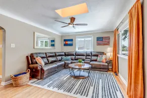 CU Graduation|Arvada Walkable Home! Sleeps 8, Grea - Image 3
