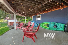 Lakefront—Boat Slip, Hot Tub, Paddle Board & More - Image 2