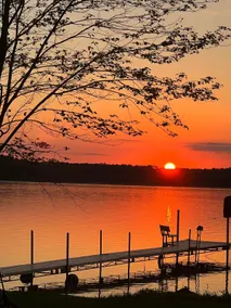 5BR Retreat: Waterfront, Kayaks, BBQ & More - Image 4
