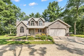 5BR Retreat: Waterfront, Kayaks, BBQ & More - Image 3