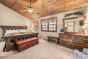 5BR Retreat: Waterfront, Kayaks, BBQ & More - Image 5