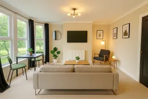 2 Bedroom Central Garden Apartment Free parking - Image 5