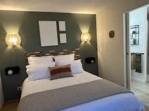 Cottage with private spa and indoor pool - Image 4