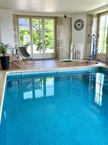 Cottage with private spa and indoor pool - Image 3