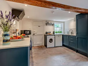 3 Bed in Salisbury oc-95325 - Image 5