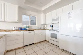 Beatrice - Beachfront - Image 5
