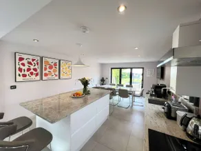 Central Windsor, Large Garden, Games Room & Office - Image 3
