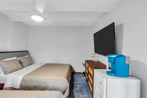 Fully Renovated 1 Bed Room Beach Suite #4 - Image 3