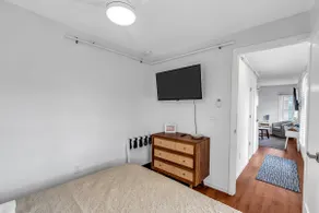Renovated 1BR Blocks to Beach & Main Ave - Image 4