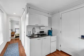 Renovated 1BR Blocks to Beach & Main Ave - Image 5
