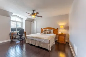Spacious 7BR Home with Private Yard & Fast WiFi! - Image 4