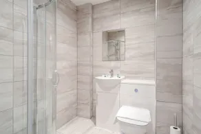 1 Bed Modern Central Preston Apartment - Image 4