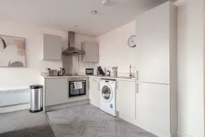 1 Bed Modern Central Preston Apartment - Image 3