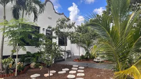 Charming Home Close to Beaches & Downtown - Image 3