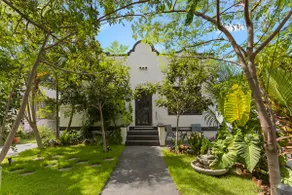 Charming Home Close to Beaches & Downtown - Image 2