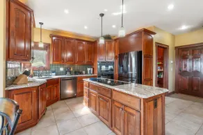 Private Lakeview Home • Hot Tub • Sleeps 14 - Image 5