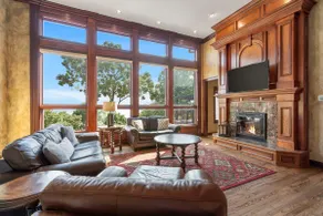 Private Lakeview Home • Hot Tub • Sleeps 14 - Image 4