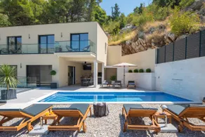 Die Villa Casa Vita bietet Meerblick, Billard, Sauna und einen beheizten Pool - Image 3