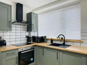 4 Bedroom House in Port Talbot with Parking, Near M4, Ideal for Contractors - Image 3