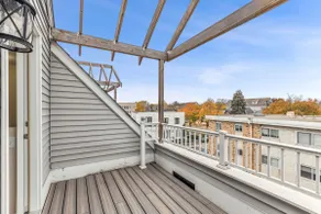 Modern & Spacious 5BH/ 4BA Home Near Downtown - Image 3