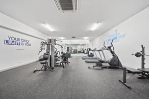 Inner-City 2-Bed with Large Balcony, Garden  Gym - Image 5