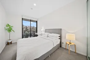 Inner-City 2-Bed with Large Balcony, Garden  Gym - Image 2