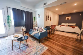Classy_Studio_Apt_ in_the_Heart_of_Philadelphia - Image 4