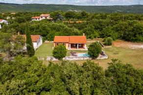 Maison adaptée aux familles avec piscine privée, terrasse et jardin | Avec animaux acceptés - Image 2
