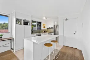 Salty Sea Breeze Burleigh Beachside Escape - Image 5