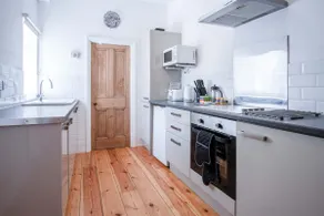 Sea Glass - 2 Bedroom Apartment - Manorbier - Image 4