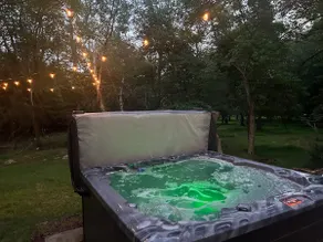 Hot Tub, Game Room, Fire pit, Lake W/ Beach, Pets - Image 2