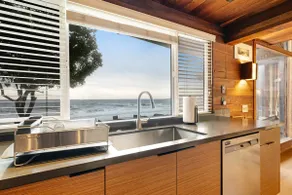 The Waves – Spacious, Stylish Beach Retreat - Image 3