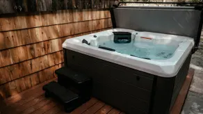 Private Cabin - Porch &Hot Tub & Fireplace & Trail - Image 5