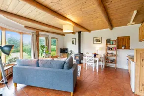 The Studio - A picturesque couples cottage at Herons Rise Vineyard - Image 2