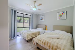 Exclusive Manor Retreat Farm Stay Pool 5BD - Image 4