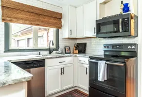Highway Chalet - Centrally Located to Area Attractions! - Image 2