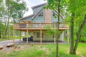 Forest Views & Hot Tub: Poconos Cozy Cabin - Image 3