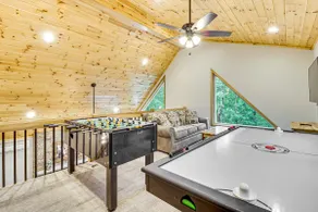 Forest Views & Hot Tub: Poconos Cozy Cabin - Image 2