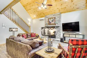 Forest Views & Hot Tub: Poconos Cozy Cabin - Image 4