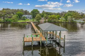 Riverfront 5BR, Private Dock, Sleeps 12 - Image 3