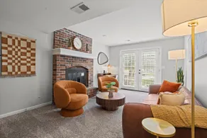 The Westwood - Charming Duplex Walkable to Plaza - Image 3