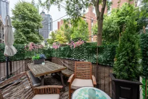 Stylish 2BR Home with Front Yard & Free Parking - Image 5