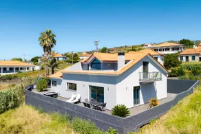 Iberian Accents • Hot Tub • Ocean Views • Quiet - Image 3