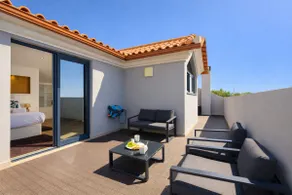 Iberian Accents • Hot Tub • Ocean Views • Quiet - Image 4